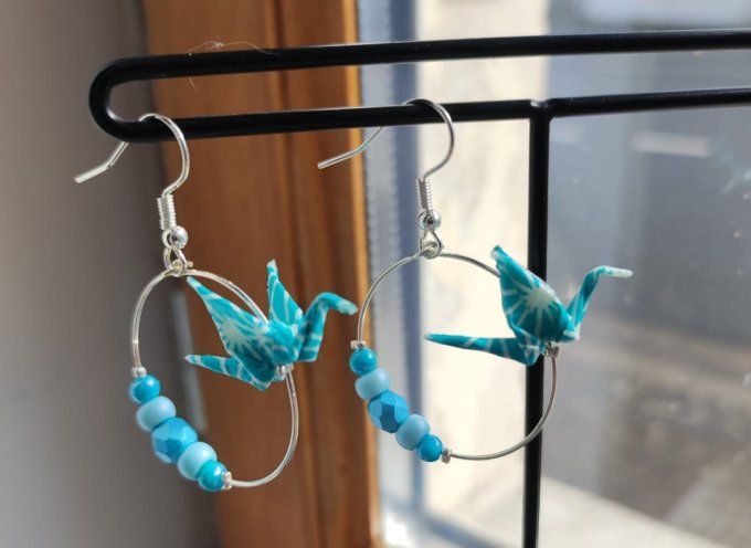 Boucles d'oreilles - grues sur grandes créoles + perles